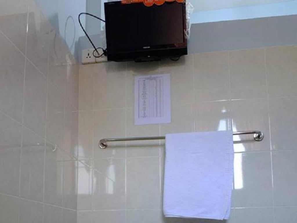 Penguin Hotel Kawthaung Esterno foto