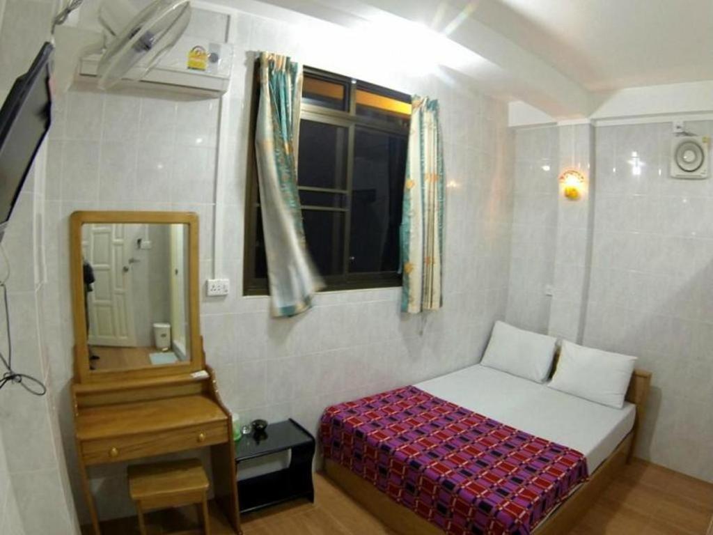 Penguin Hotel Kawthaung Esterno foto