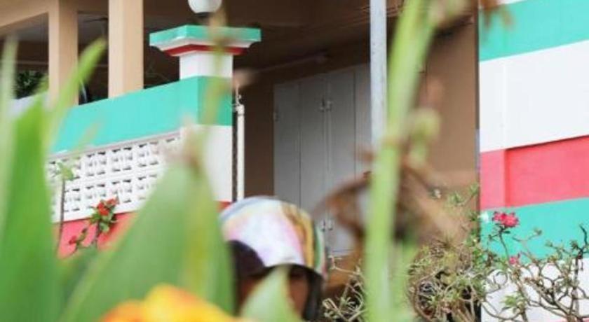 Penguin Hotel Kawthaung Esterno foto