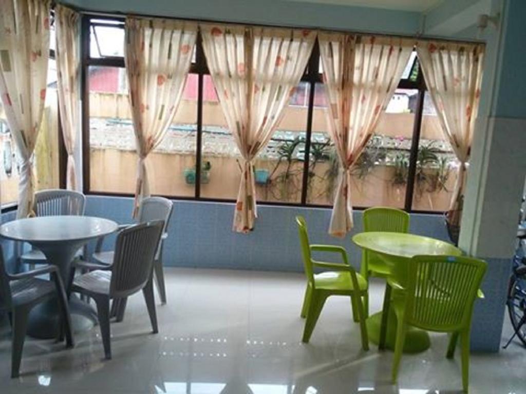 Penguin Hotel Kawthaung Esterno foto