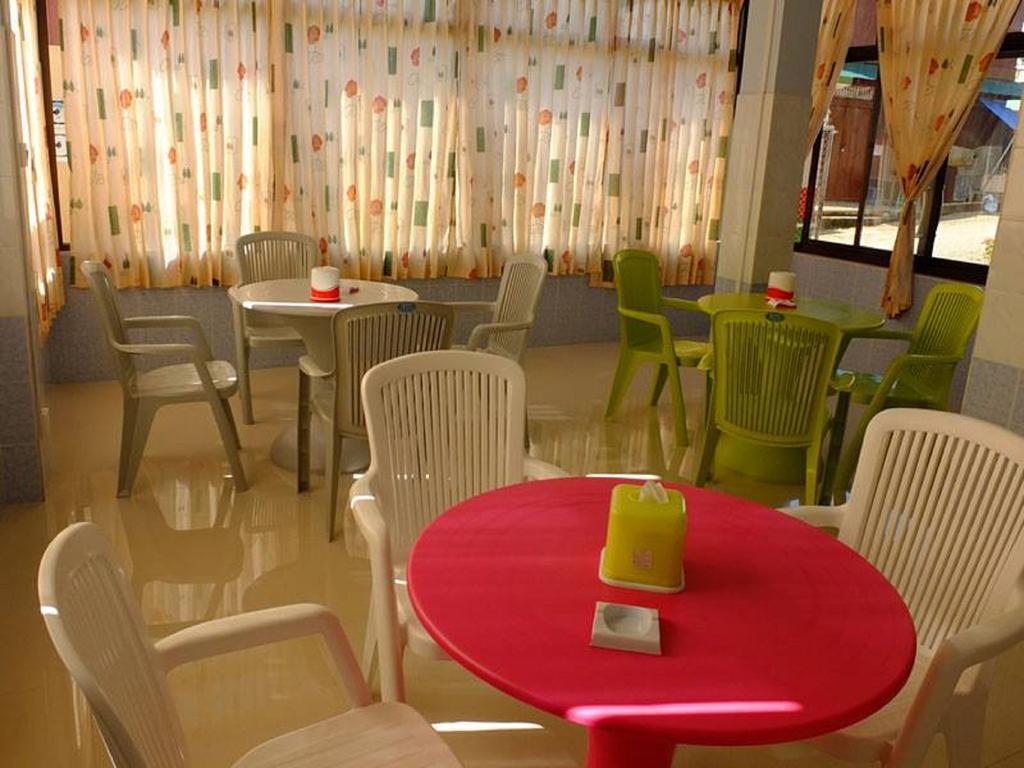 Penguin Hotel Kawthaung Esterno foto