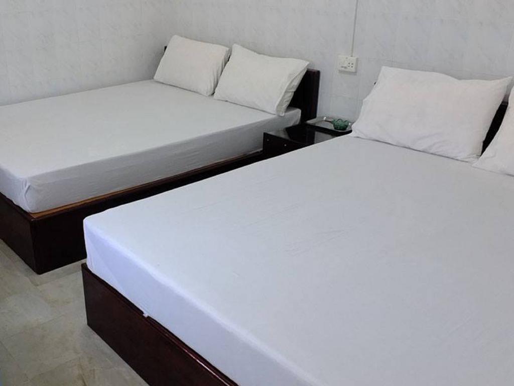 Penguin Hotel Kawthaung Esterno foto
